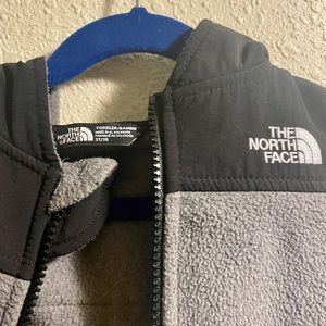 3 T black and gray very gently used toddler northface
